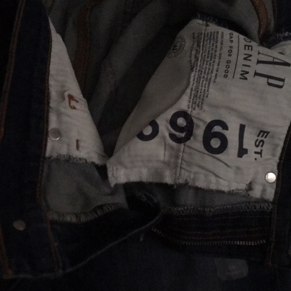 Gap Mid Rise Jeans. Equal to size 7/8 - Picture 11 of 12